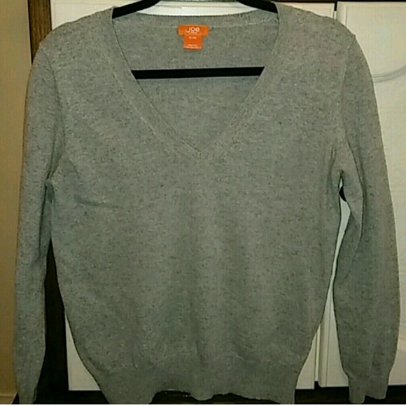 Women's grey v neck sweater - Picture 4 of 4